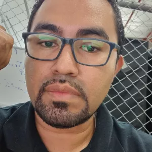 Ronald - Profesor de canto - Los Guido