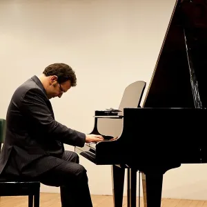 Giovanni - Prof de piano - Paris 8e