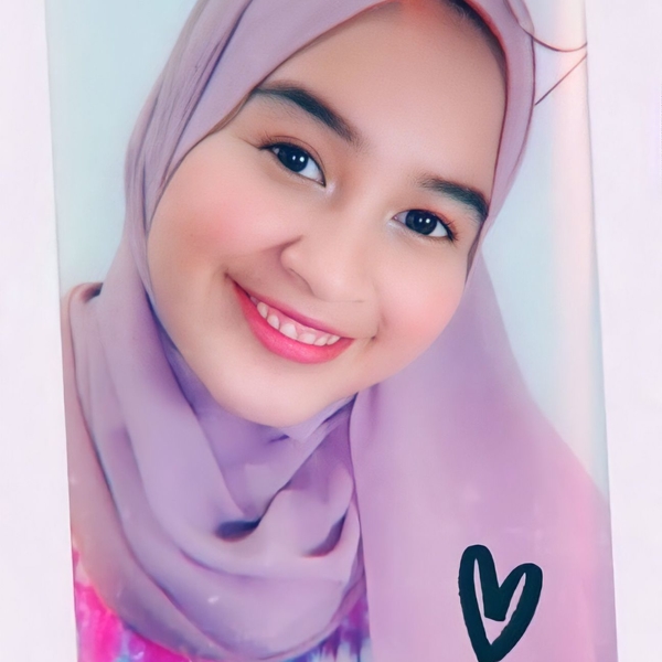 Saya lulusan dari Akademi Kesehatan Yayasan RS Jakarta dengan jurusan Keperawatan. Saya sangat menyukai matematika.