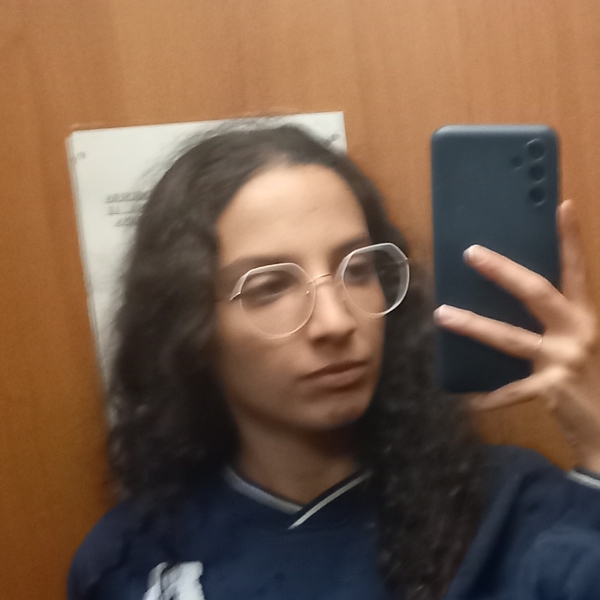 Sto facendo l'ultimo anno di ragioneria afm. Mi piace dare una mano sia per i compiti che far capire i concetti.