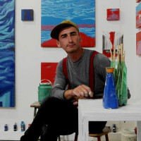 Artista plástico, pintor y muralista formado en la Universidad Nacional de Colombia. Doy clases de pintura, teoría del color y dibujo en distintas técnicas.
