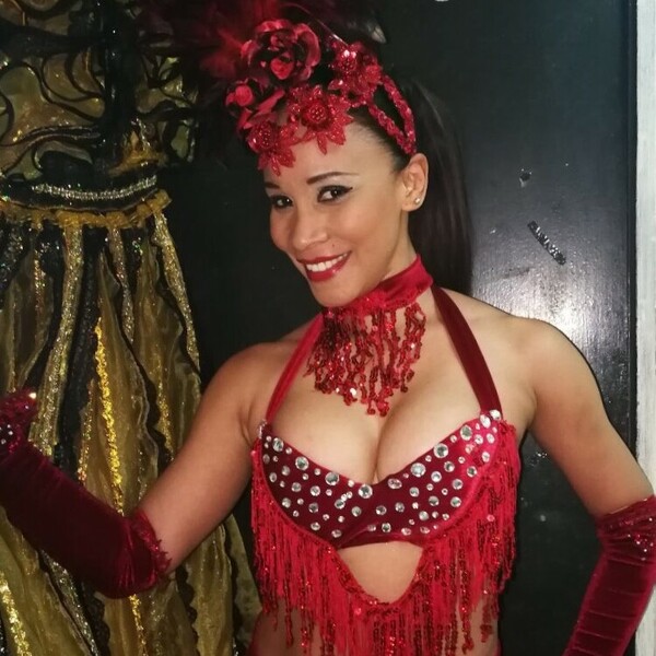 Bailarina profesional graduada de escuela de arte en Cuba, con más de 20 años de experiencia. Realizo clases particulares presenciales de salsa.