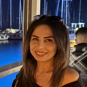 Tuğçe - Fen bilimleri öğretmeni - İzmir