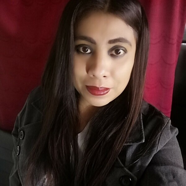Graduada en la facultad educación especialidad biología y química con estudios del idioma inglés y alemán