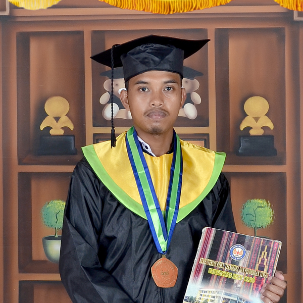 Lulusan jurusan berakreditasi A, berpengalaman mengajar privat dan di  sekolah dan juara OSN Matematika SMA tingkat Kabupaten