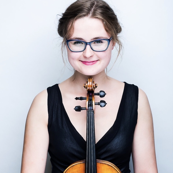 Master's student at Malmö Musikhögskolan teaches viola, violin, piano and music theory :D