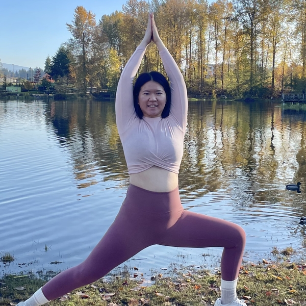 A Taiwanese girl who loves yoga and teaches yoga in Coquitlam.  -200-hour YA certified yoga teacher. -Mandarin only.