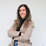 Bruna - Prof de auxílio na redação de dissertações e teses - Braga