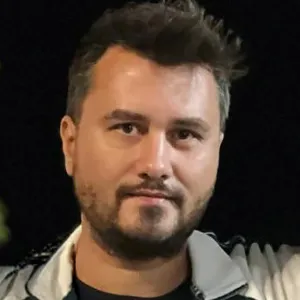 Mert - Photoshop öğretmeni - Antalya