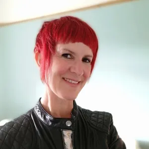Julie - Art and design tutor - Dalkeith