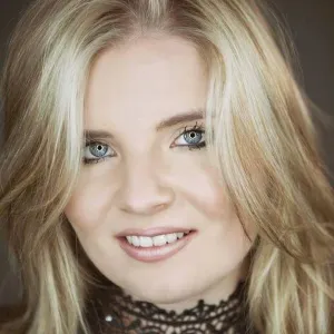 Cherilyn - Piano tutor - london