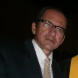 CARLOS MARTIN - profesor de economía - Bucaramanga