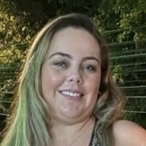 Jhuliene - Professor de Matemática - Betim
