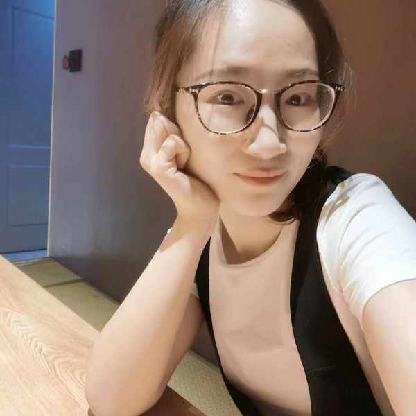 Hello, I’m Sarah, I’m from China. I majored in English during my college. I have been teaching English for 6 years and teaching Chinese for 3 years.