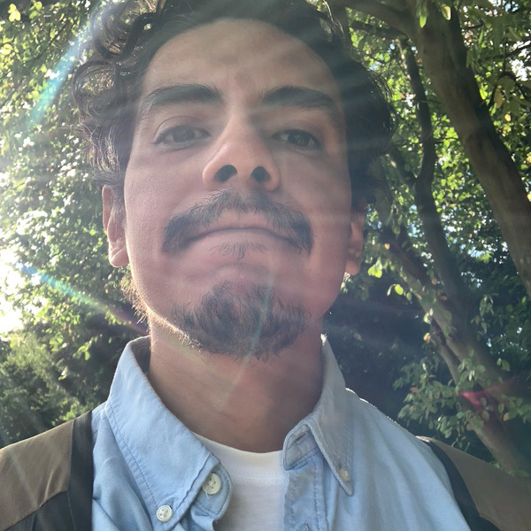 Madre lengua en Español sudamericano y Italiano, en Hamburg. Looking for someone to start embracing these languages? Here's Fred from Perú, a creative soul grew up in Milan, ready to teach and talk in