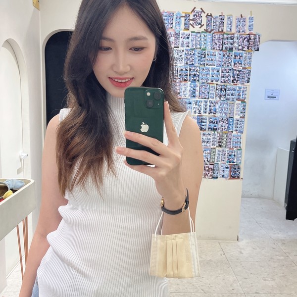 Hello! I am Oyuka 23 years old. Ilived in South Korea for 7 years and very fluent in Korean language. I also have many experience to teach korean language to non-native speakers. Im very good knowledg