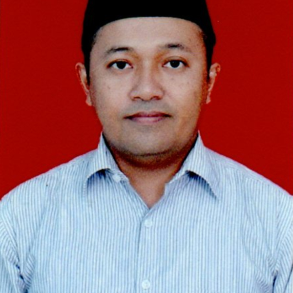 Tinggal di wilayah Ciganjur Jakarta Selatan, Lulusan Pascasarjana UIN Malang, menguasai ilmu qowaid (nahwu shorof), bisa diselingi materi Pengetahuan Agama Islam dan kaligrafi