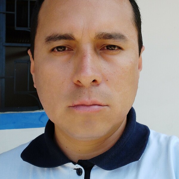 Bachiller Derecho y estudiante de Lengua y Literatura de la Universidad católicade Trujillo Perú.