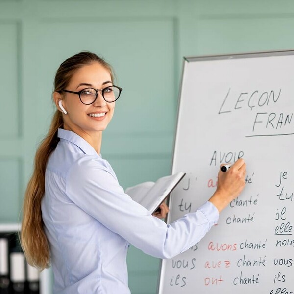 A french teacher for three years, I gratuated with a master’s degree in teaching. I am available to give quality french lessons adapted to each student.