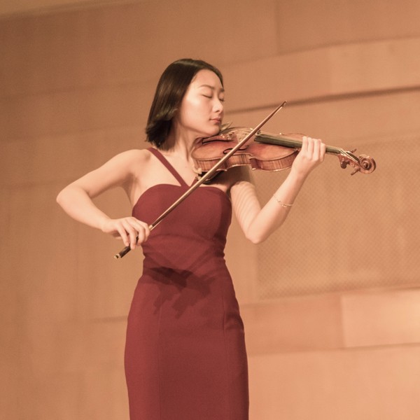 Xiaoxuan Guo is a Chinese violinist based in London. She graduated her master degree (violin performance) from Royal College of Music in 2022.
