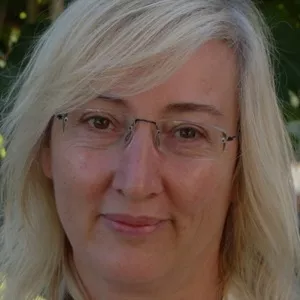 Maria - Professor de biologia - Lagos