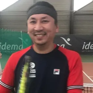 Suwatchai - Prof de tennis - Woluwe-Saint-Pierre