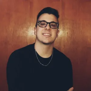 Lucas - Profe de programación - 