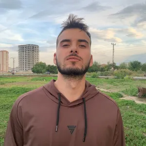 Ahmet - Tarih öğretmeni - Kayseri