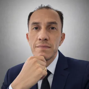 Alejandro Charbel - profesor de matemáticas - Cancún