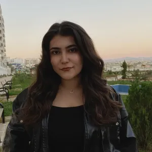 Dilvin - Türkçe öğretmeni - Pervari