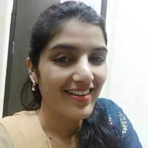 Priya - Economics tutor - Mumbai