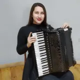 Катя - викладач гри на акордеоні - Львів