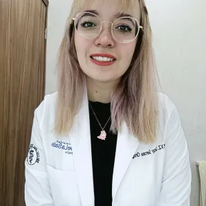 Saray - profesor de biología - León