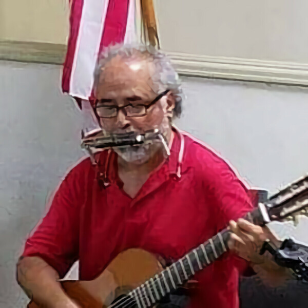 Musico de Iglesia, Bachiller en musica eclesiastica (Seminario Biblico Alianza), guitarrista con mas de 50 anos de experiencia, enseno tambien teoria musical.