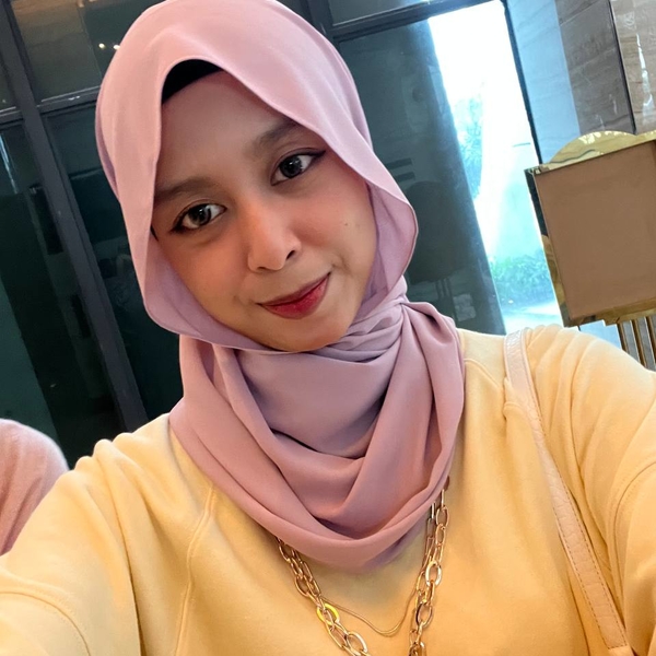 Experienced tutor teaching math and science for both primary and secondary students. Very creative in teaching and able to teach students in physical and online classes. Graduated in University Sains 