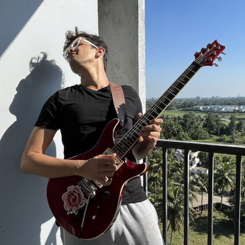 Ali Guitar tutor 12/h 50 reviews