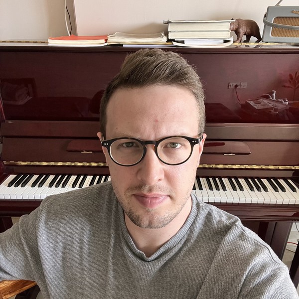 British advanced piano teacher based in London and Mumbai with 15+ years experience. Teaches all ABRSM and Trinity College grade exams and ARSM/DipABRSM/ATCL/LTCL diplomas.