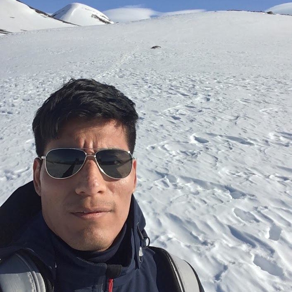 Engenheiro Universitário de 28 anos a viver no Peru/Argentina ajuda-o com o espanhol
