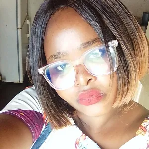 Florence Tshegofatso - English tutor - 