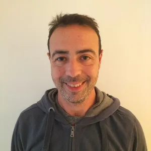 Juan Ramón - profesor de código de tránsito - Estepona
