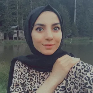 Gülsüm - Tarih öğretmeni - 