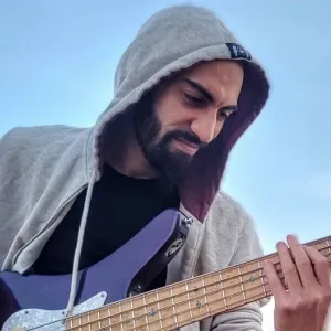 Nicolás - profesor de bajo - EKF
