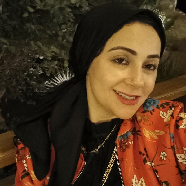 Hi my name is Rania, I live in egypt native in arabic ,and my English accent is very good, i am working as amath teacher for primary stage in international school .together we will reach your goals in