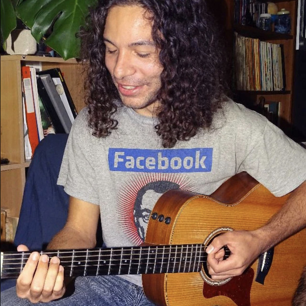 Guitariste autodidacte 10 ans d'expérience donne cours de guitare à domicile