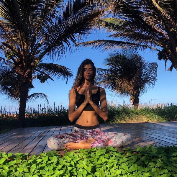 Profe de Hatha Yoga desde 2016 e Instructora de pilates certificada. Residi en Brasil por 6 años donde me dedique a trabajar dando clases de yoga en hoteles, de forma particular y grupal . Formé parte