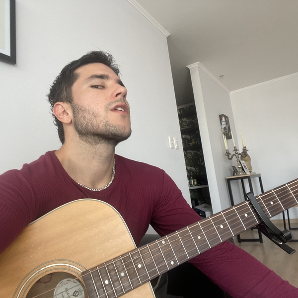 Aprende a tocar la guitarra desde la primera clase  Excelente noción de enseñanza para niños , jóvenes y adultos desde los 7 años para adelante  Mucha paciencia y empatía