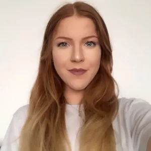 Maev - Singing teacher - London