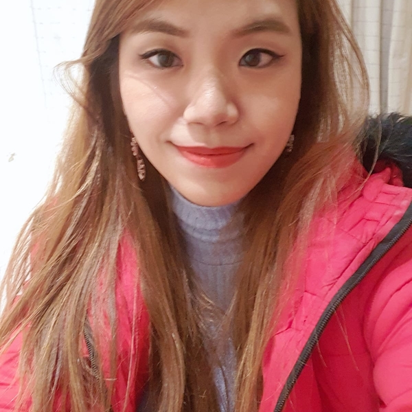 Native Korean with fluent English. I am from Seoul and I worked in consulting for companies in Korea and Europe, which means I have no dialect and speak professional Korean as well
