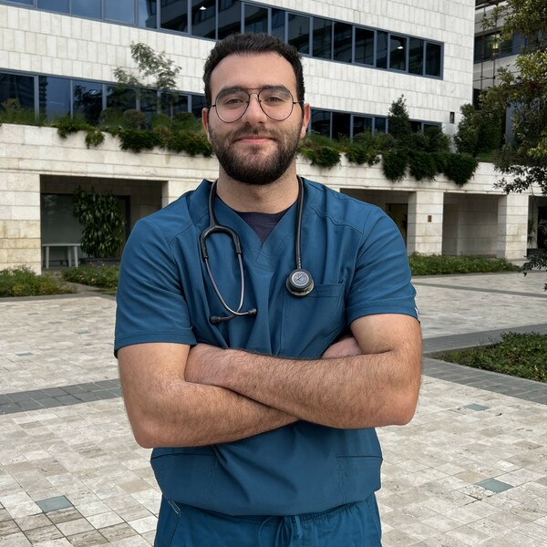 Top of my class in my premed BSN  degree and among the top students in medical school keen to help out on various topic including nursing skills, mcat subject, and medical studies.