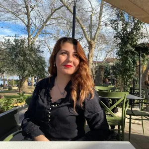 Merve - Okuma öğretmeni - bornova